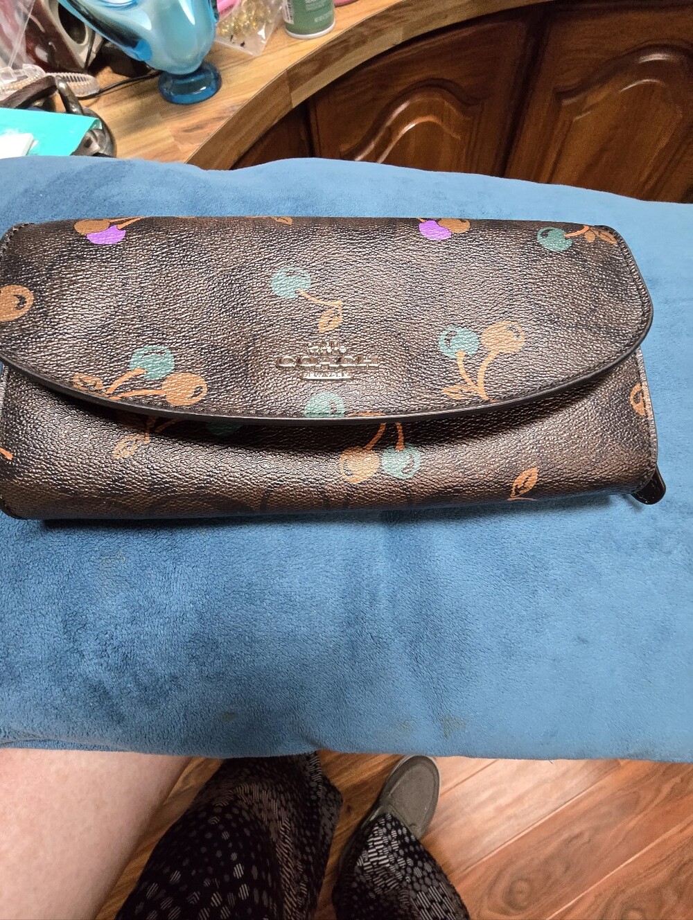 Coach EUC Black & Brown w/ Cherries Design Saffiano Leather Zip Wallet 7.75"x4"